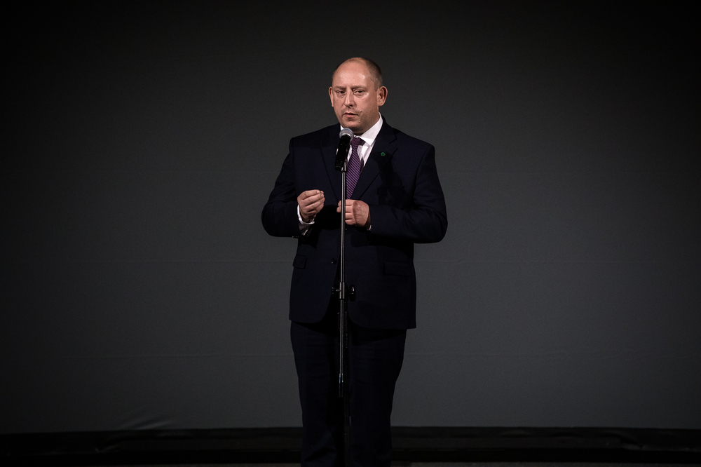 Spektakl „Trzy razy ON. Rzecz o Wincentym Witosie”. Na zdj. Krzysztof Jan Klęczar, wojewoda małopolski – Tarnów, 26 października 2024. Fot. Sławek Kasper (IPN)