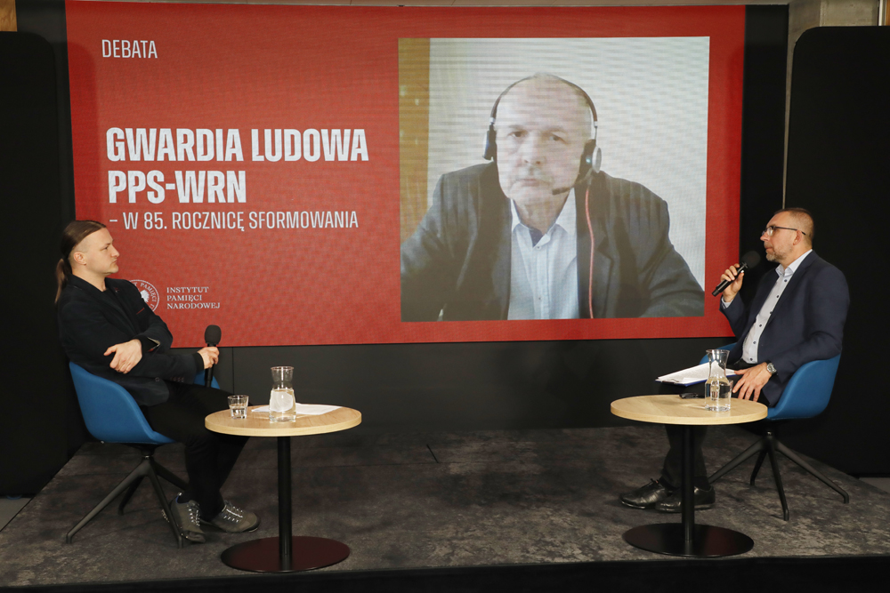„Gwardia Ludowa PPS-WRN – w 85. rocznicę sformowania” – Warszawa, 29 października 2024. Na zdj. od lewej: dr Maciej Żuczkowski z Oddziałowego Biura Badań Historycznego IPN, prof. Waldemar Grabowski z Biura Badań Historycznych IPN, redaktor Rafał Dudkiewicz. Fot. Piotr Życieński (IPN)