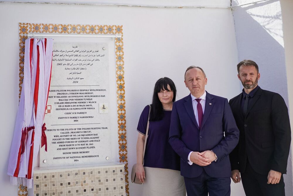 Delegacja Instytutu Pamięci Narodowej w Tunezji – 28–29 października 2024. Na zdj. od lewej: zastępca dyrektora Biura Upamiętniania Walk i Męczeństwa Joanna Sulej-Piskorz, zastępca prezesa IPN dr hab. Karol Polejowski, zastępca dyrektora Biura Współpracy Międzynarodowej dr Mateusz Marek. Fot. Mateusz Niegowski (IPN