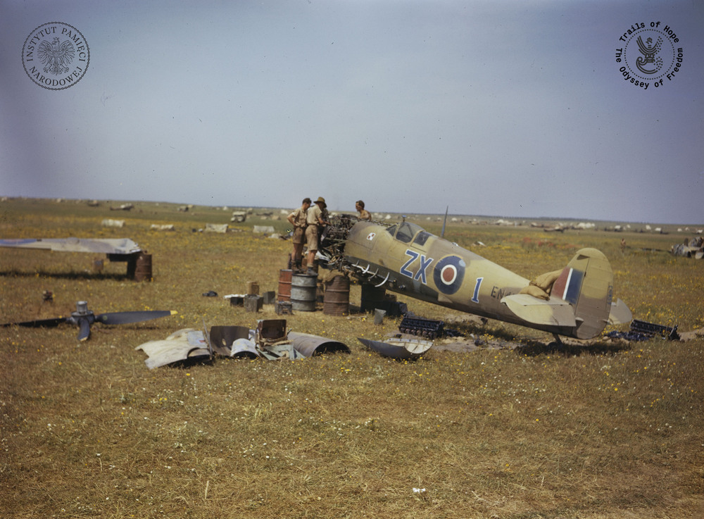 Samolot Eugeniusza Horbaczewskiego uszkodzony przez niemiecki Messerschmitt Bf 109, kwiecień 1943 r. (fot Imperial War Museum)
