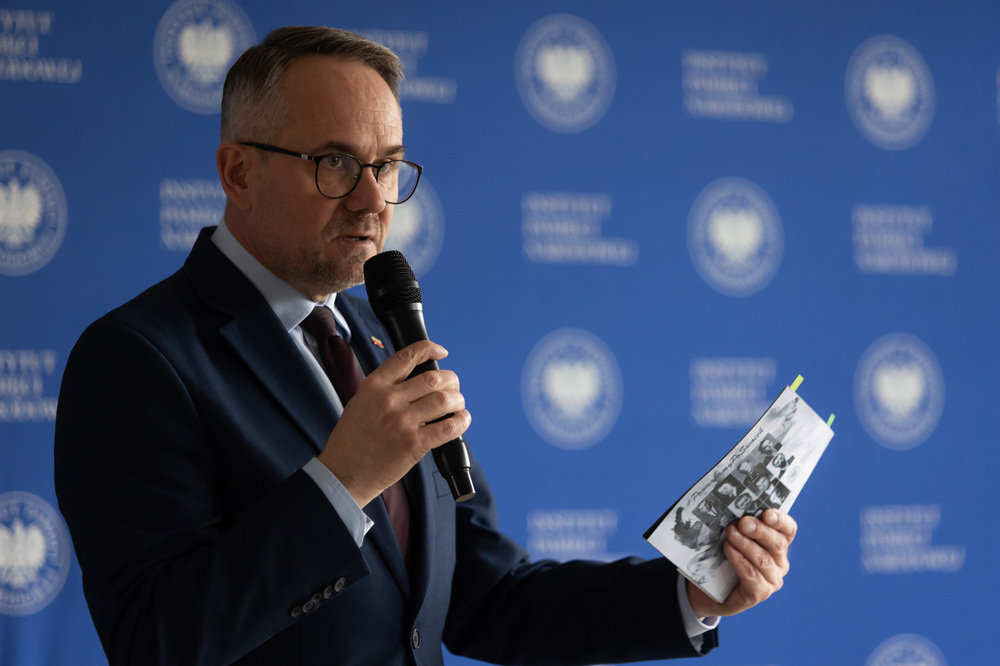 Inauguracja projektu „Łączka i inne miejsca poszukiwań” w Gdańsku. Na zdj. dr Marek Szymaniak, dyrektor gdańskiego IPN – 30 października 2024. Fot. Roman Jocher