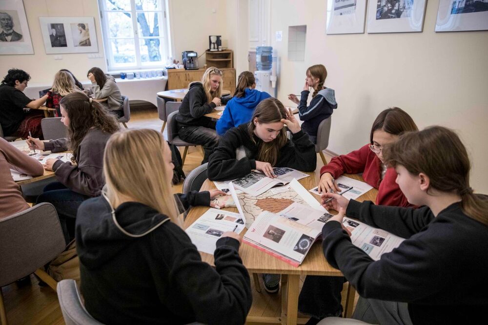 Lekcja archiwalna towarzysząca wystawie „Droga i dziedzictwo. Dzieje rodziny Moszoro” – Warszawa, 7 listopada 2024. Fot. Katarzyna Adamów (IPN)