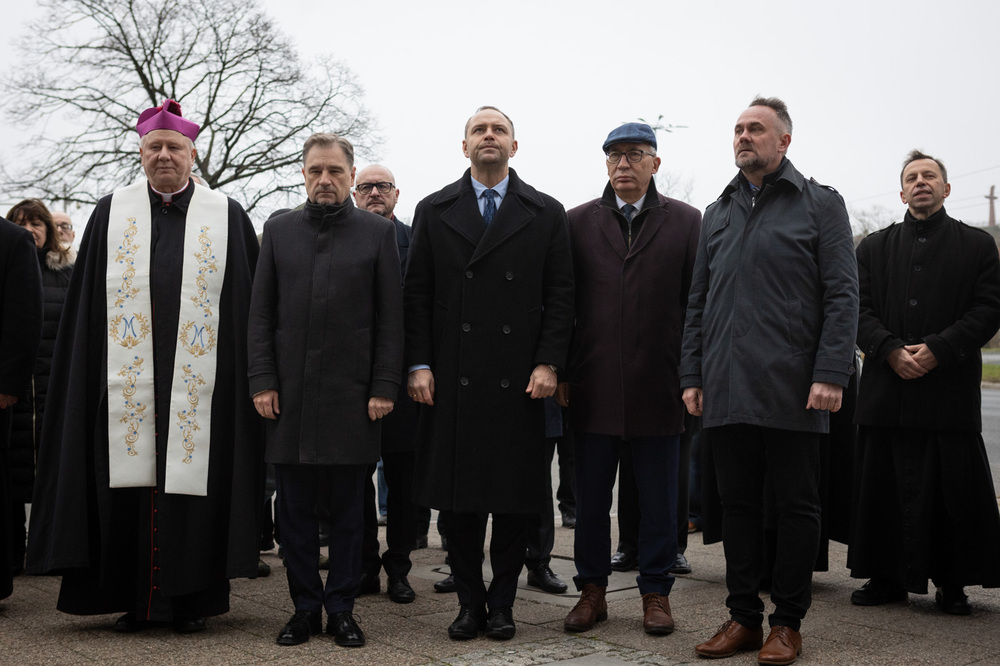 Uroczystość odsłonięcia tablicy upamiętniającej Annę Walentynowicz – Gdańsk, 10 listopada 2024. Fot. Roman Jocher (IPN)