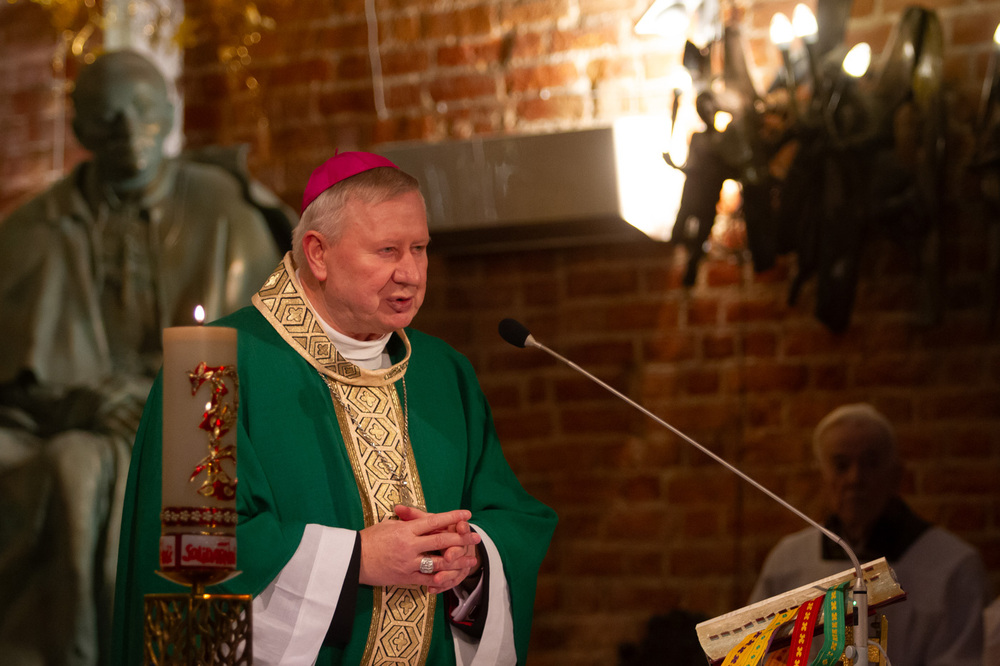 Uroczystość odsłonięcia tablicy upamiętniającej Annę Walentynowicz – Gdańsk, 10 listopada 2024. Fot. Roman Jocher (IPN)