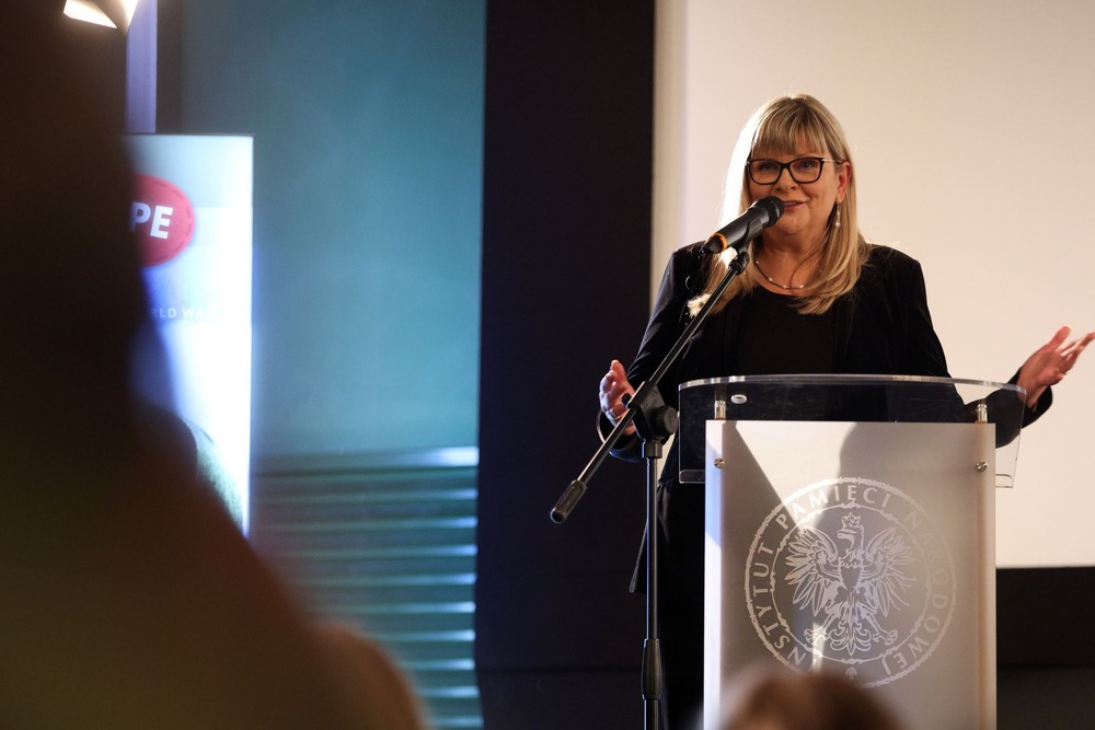 Premiera filmu dokumentalnego „Trzy śmierci Meriana Coopera”. Na zdj. producent filmu Anita Gargas – Warszawa, 8 listopada 2024. Fot. Mikołaj Bujak (IPN)