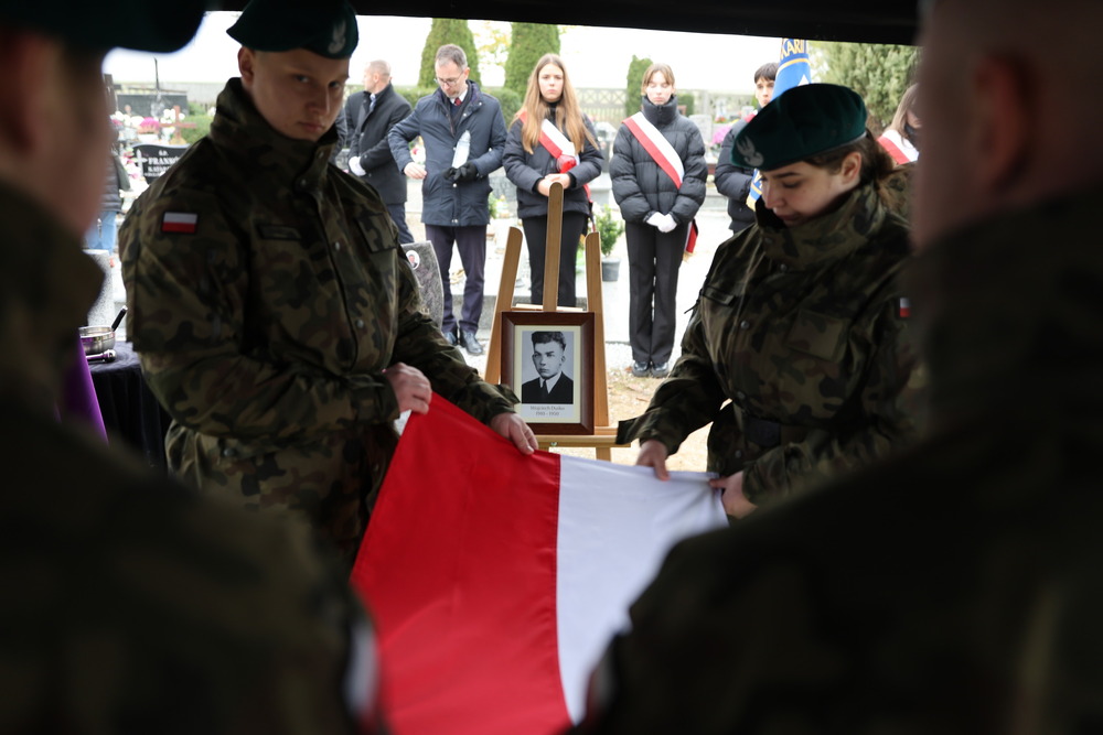 Uroczystości pogrzebowe śp. Wojciecha Duśko – ofiary terroru komunistycznego – Wierzbna, 8 listopada 2024. Fot. Maciej Parysek (IPN)