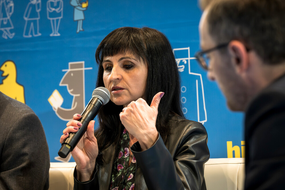 Strefa czasopism IPN w ramach Targów Książki w Katowicach – 8–10 listopada 2024. Na zdj. dr hab. Cecylia Kuta. Fot. Krzysztof Łojko (IPN)