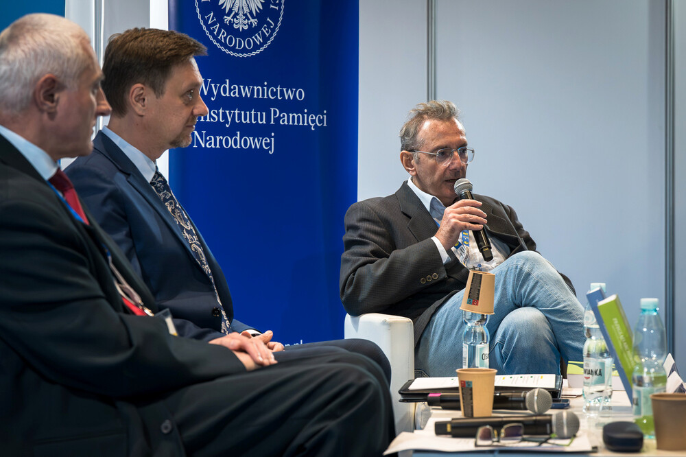 Strefa czasopism IPN w ramach Targów Książki w Katowicach – 8–10 listopada 2024. Na zdj. Paweł Tomasik. Fot. Krzysztof Łojko (IPN)