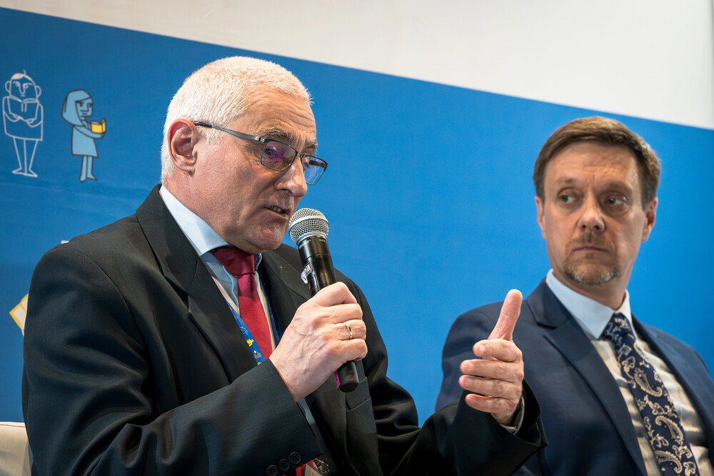 Strefa czasopism IPN w ramach Targów Książki w Katowicach – 8–10 listopada 2024. Na zdj. dr Stanisław Koller. Fot. Krzysztof Łojko (IPN)