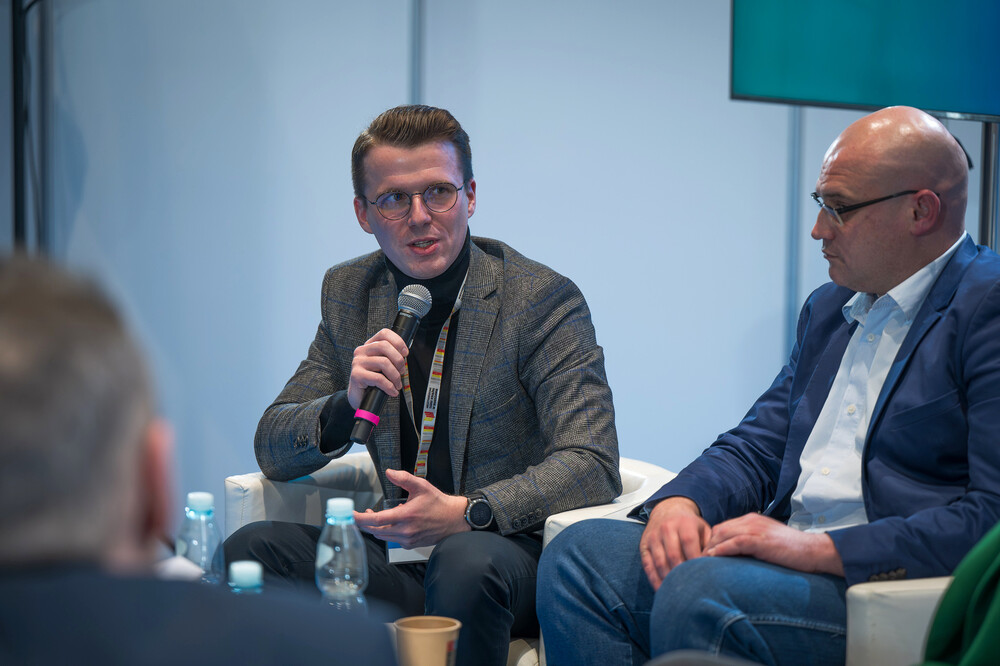 Strefa czasopism IPN w ramach Targów Książki w Katowicach – 8–10 listopada 2024. Na zdj. dr Dawid Madziar. Fot. Krzysztof Łojko (IPN)