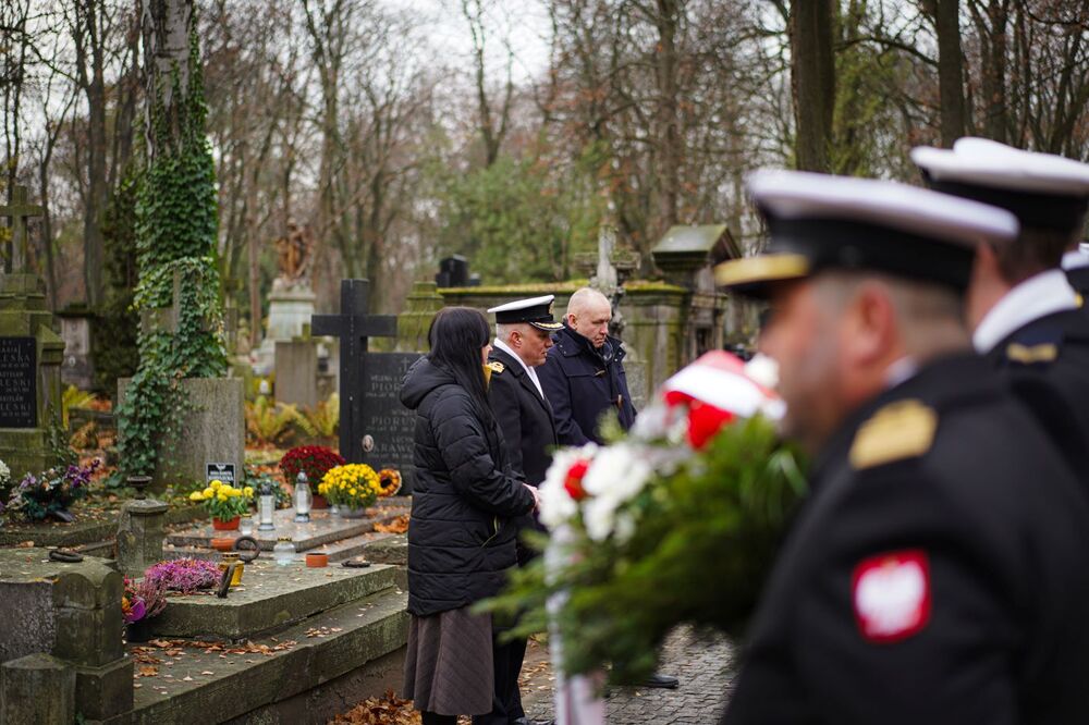 Odrestaurowane miejsce spoczynku wiceadmirała Kazimierza Porębskiego – 14 listopada 2024. Fot. Mateusz Niegowski (IPN)