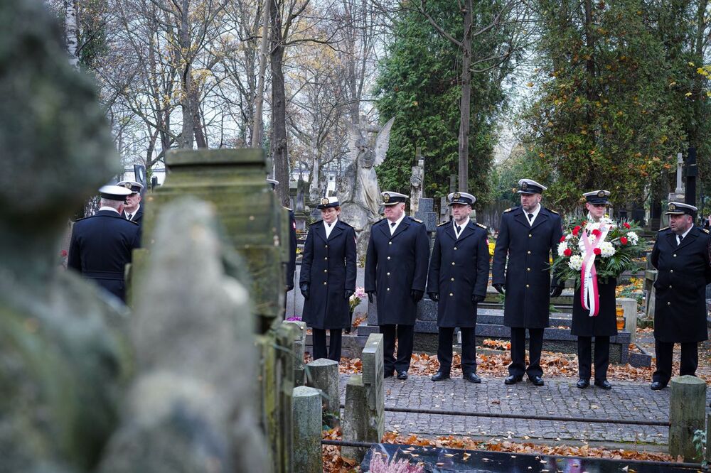 Odrestaurowane miejsce spoczynku wiceadmirała Kazimierza Porębskiego – 14 listopada 2024. Fot. Mateusz Niegowski (IPN)