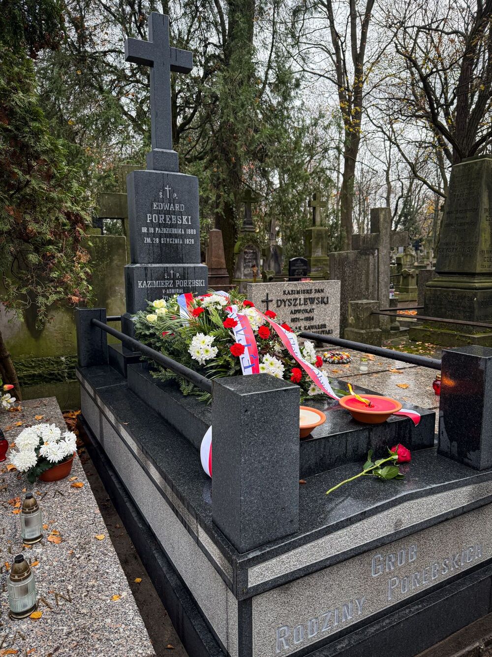 Odrestaurowane miejsce spoczynku wiceadmirała Kazimierza Porębskiego – 14 listopada 2024. Fot. Mateusz Niegowski (IPN)