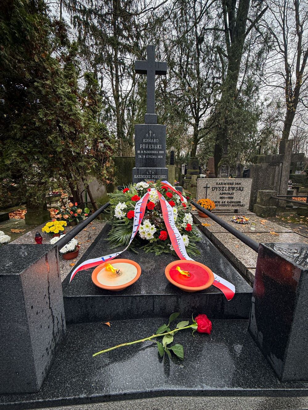 Odrestaurowane miejsce spoczynku wiceadmirała Kazimierza Porębskiego – 14 listopada 2024. Fot. Mateusz Niegowski (IPN)