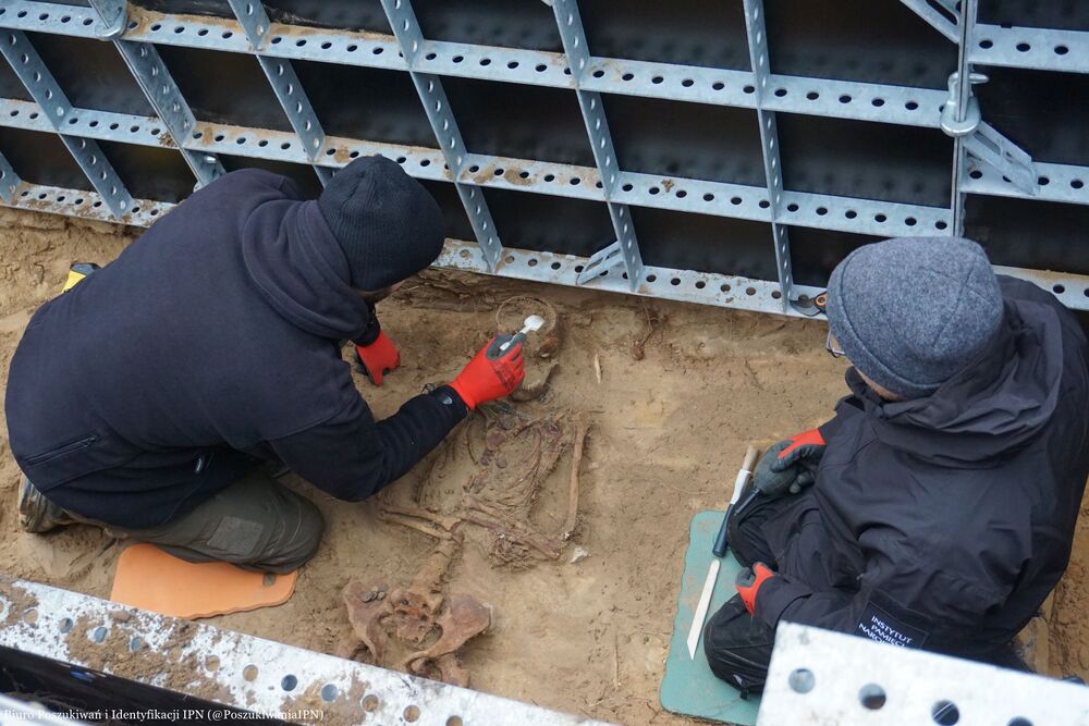 Prace poszukiwawcze IPN na terenie cmentarza wojskowego przy ul. 11 listopada w Białymstoku – 12–15 listopada 2024. Fot. BPiI IPN