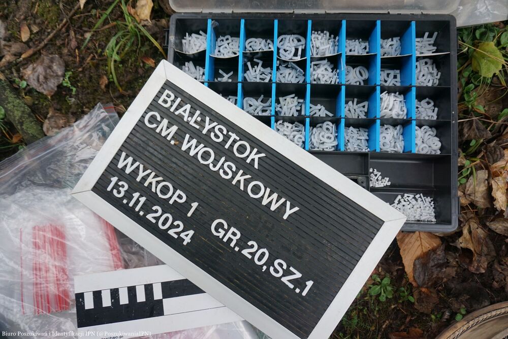 Prace poszukiwawcze IPN na terenie cmentarza wojskowego przy ul. 11 listopada w Białymstoku – 12–15 listopada 2024. Fot. BPiI IPN