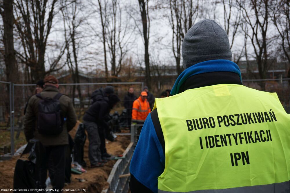 Prace poszukiwawcze IPN na terenie cmentarza wojskowego przy ul. 11 listopada w Białymstoku – 12–15 listopada 2024. Fot. BPiI IPN