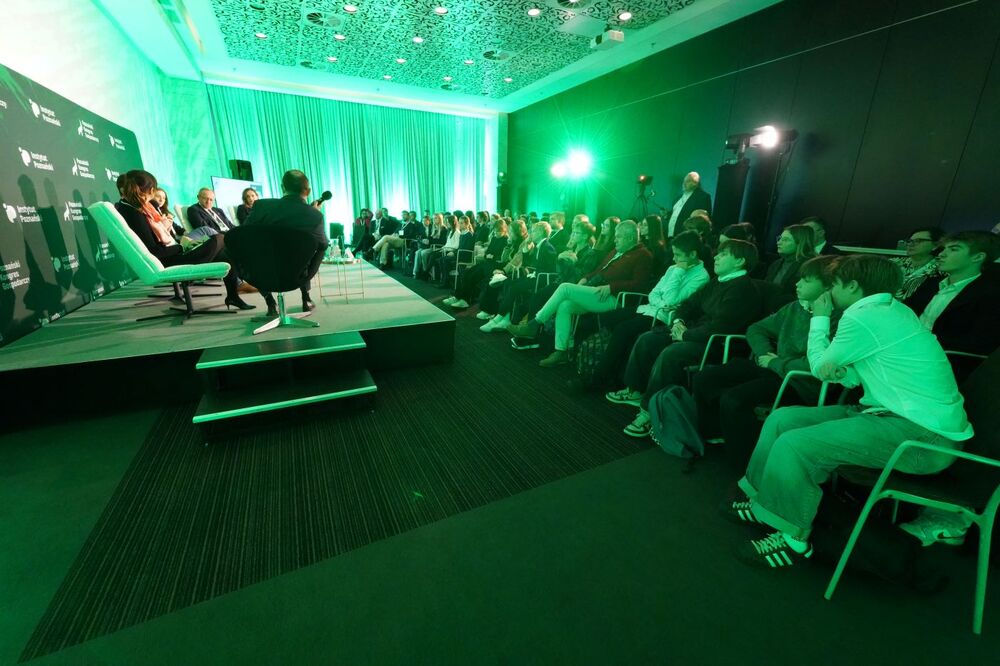 Zastępca prezesa IPN dr hab. Karol Polejowski na Poznańskim Kongresie Gospodarczym – 15 listopada 2024. Fot. Bartosz Kochański (IPN)