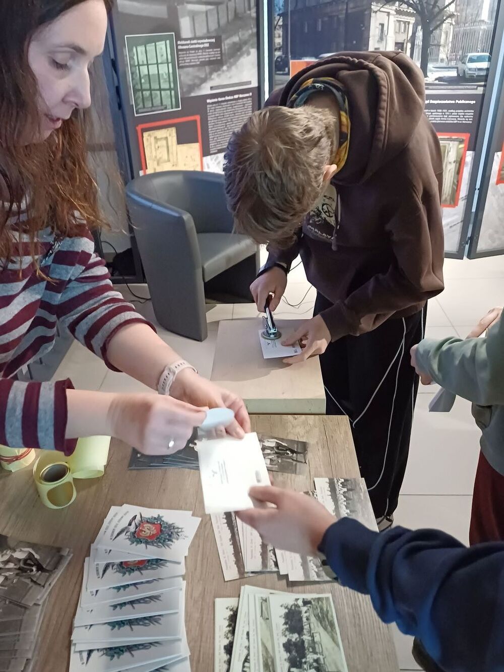 „Historia w artefaktach zapisana” – nowa wystawa Archiwum IPN w Izbie Pamięci Strzelecka 8 – Warszawa, 18 listopada 2024. Fot. Arkadiusz Serwa (OBBH w Warszawie)