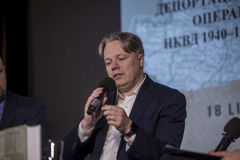 Dyskusja o książce „Operacje deportacyjne NKWD 1940–1941”. Na zdj. dr Andrij Kohut (HDA SBU) – Warszawa, 18 listopada 2024. Fot. Katarzyna Adamów (IPN)