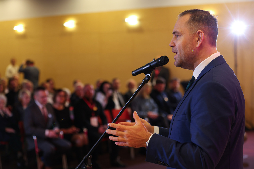 Uroczystość wręczenia medali Reipublicae Memoriae Meritum. Na zdj. prezes IPN dr Karol Nawrocki – Gdańsk, 21 listopada 2024. Fot. Mikołaj Bujak (IPN)