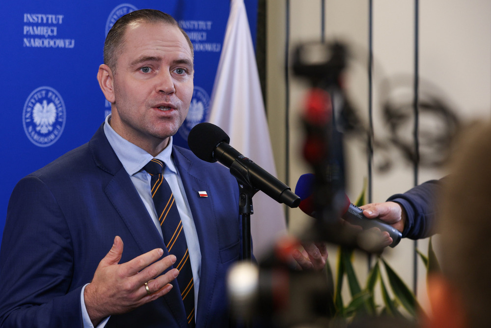 Konferencja prasowa prezesa Instytutu Pamięci Narodowej dr. Karola Nawrockiego. Na zdj. prezes IPN dr Karol Nawrocki – Warszawa, 27 listopada 2024. Fot. Mikołaj Bujak (IPN)