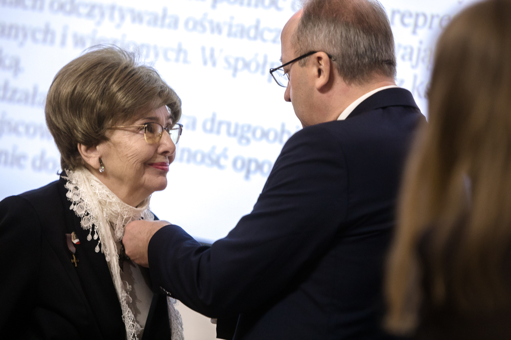 Uroczystość wręczenia odznaczeń Krzyża Wolności i Solidarności byłym działaczom opozycji niepodległościowej z lat 1956–1989 – Warszawa, 27 listopada 2024. Fot. Sławek Kasper (IPN)