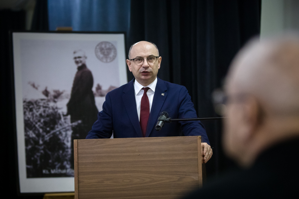 Uroczystości upamiętniające ks. Michała Pilipca. Konferencja popularnonaukowa w 80. rocznicę śmierci kapłana. Na zdjęciu zastępca prezesa IPN dr Mateusz Szpytma. Fot. Sławek Kasper (IPN)