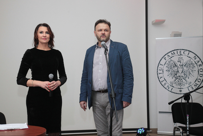Anna Popek i Adam Hlebowicz podczas wieczoru poświęconego Przemysławowi Gintrowskiemu. Fot. Piotr Życieński (IPN)