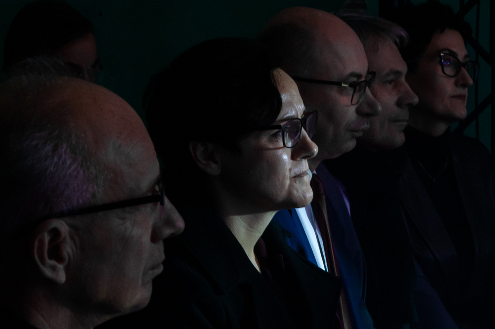 Koncert „Egzamin dojrzałości” w 43. rocznicę wprowadzenia stanu wojennego. Na zdj. (L) zastępca prezesa IPN dr hab. Krzysztof Szwagrzyk, dyrektor MŻWiWP PRL Adrianna Garnik, zastępca prezesa IPN dr Mateusz Szpytma, dyrektor BEN dr Adam Pleskaczyński – Warszawa, 13 grudnia 2024. Fot. Sławek Kasper (IPN)