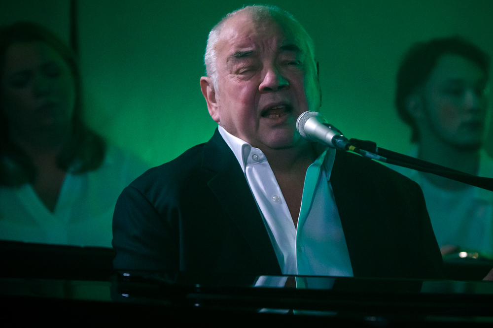 Koncert „Egzamin dojrzałości” w 43. rocznicę wprowadzenia stanu wojennego. Na zdj. Stanisław Soyka – Warszawa, 13 grudnia 2024. Fot. Sławek Kasper (IPN)