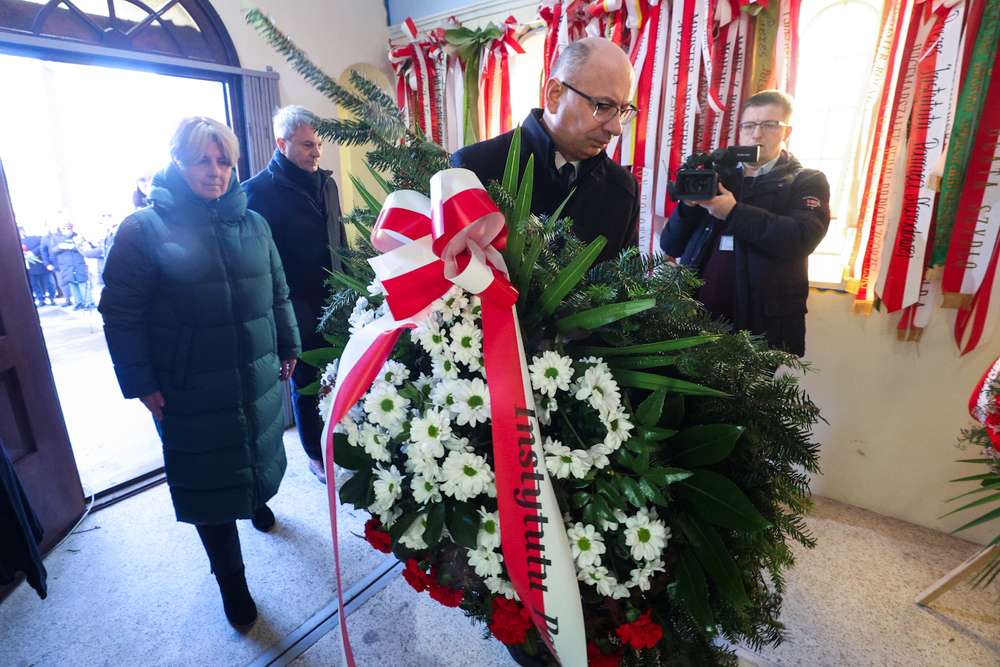 Obchody 151. rocznicy urodzin Wincentego Witosa. Hołd współtwórcy polskiej niepodległości składa wiceprezes IPN dr Mateusz Szpytma. Fot. Sławek Kasper (IPN)