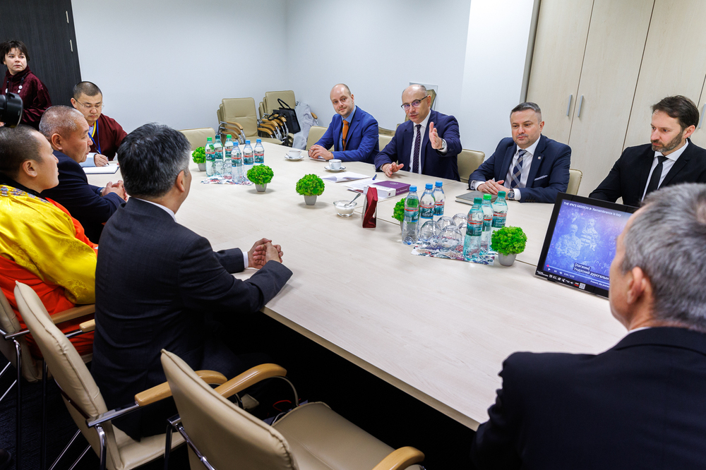 Wizyta najwyższego duchownego buddyzmu tybetańskiego w Mongolii w Instytucie Pamięci Narodowej – Warszawa, 21 stycznia 2025. Fot. Sławek Kasper (IPN)