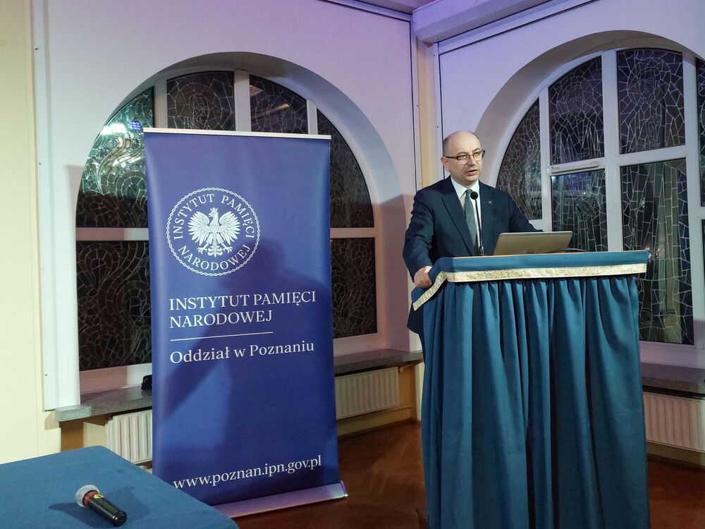 80. rocznica podpalenia archikatedry gnieźnieńskiej przez Armię Czerwoną. Na zdj. dr Mateusz Szpytma, zastępca prezesa IPN – Gniezno, 23 stycznia 2025. Fot. Piotr Ryba-Filipowski (IPN)