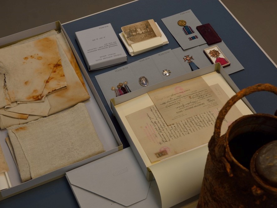 Konserwacja i porządkowanie dokumentów