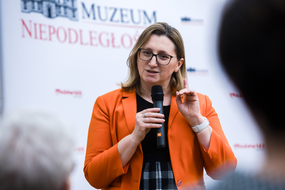 Dyskusja „Niemieckie fabryki śmierci. Rzecz o obozach koncentracyjnych”, Na zdj. Marzena Kruk, dyrektor Archiwum IPN – Warszawa, 27 stycznia 2025. Fot. Sławek Kasper (IPN)