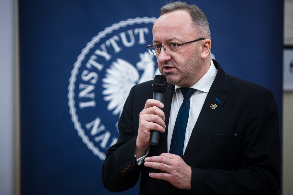 Dyskusja „Niemieckie fabryki śmierci. Rzecz o obozach koncentracyjnych”. Na zdj. dr hab. Karol Polejowski, zastępca prezesa IPN – Warszawa, 27 stycznia 2025. Fot. Sławek Kasper (IPN)