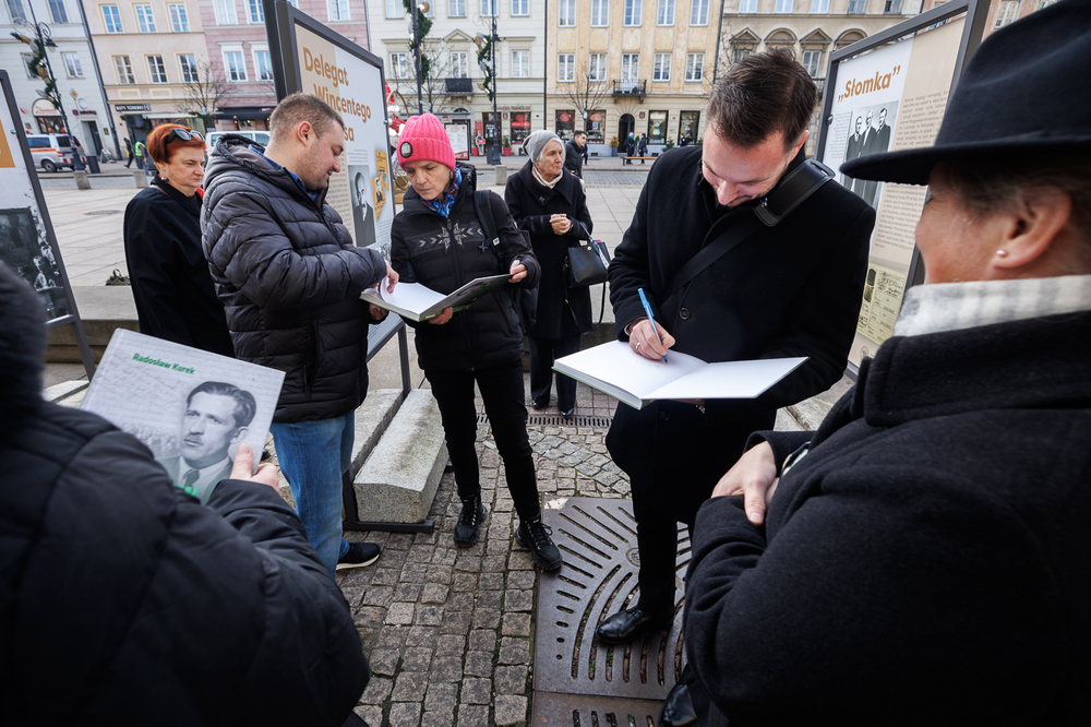 Otwarcie plenerowej wystawy elementarnej „Stanisław Mierzwa” – Warszawa, 28 stycznia 2025. Fot. Sławek Kasper (IPN)