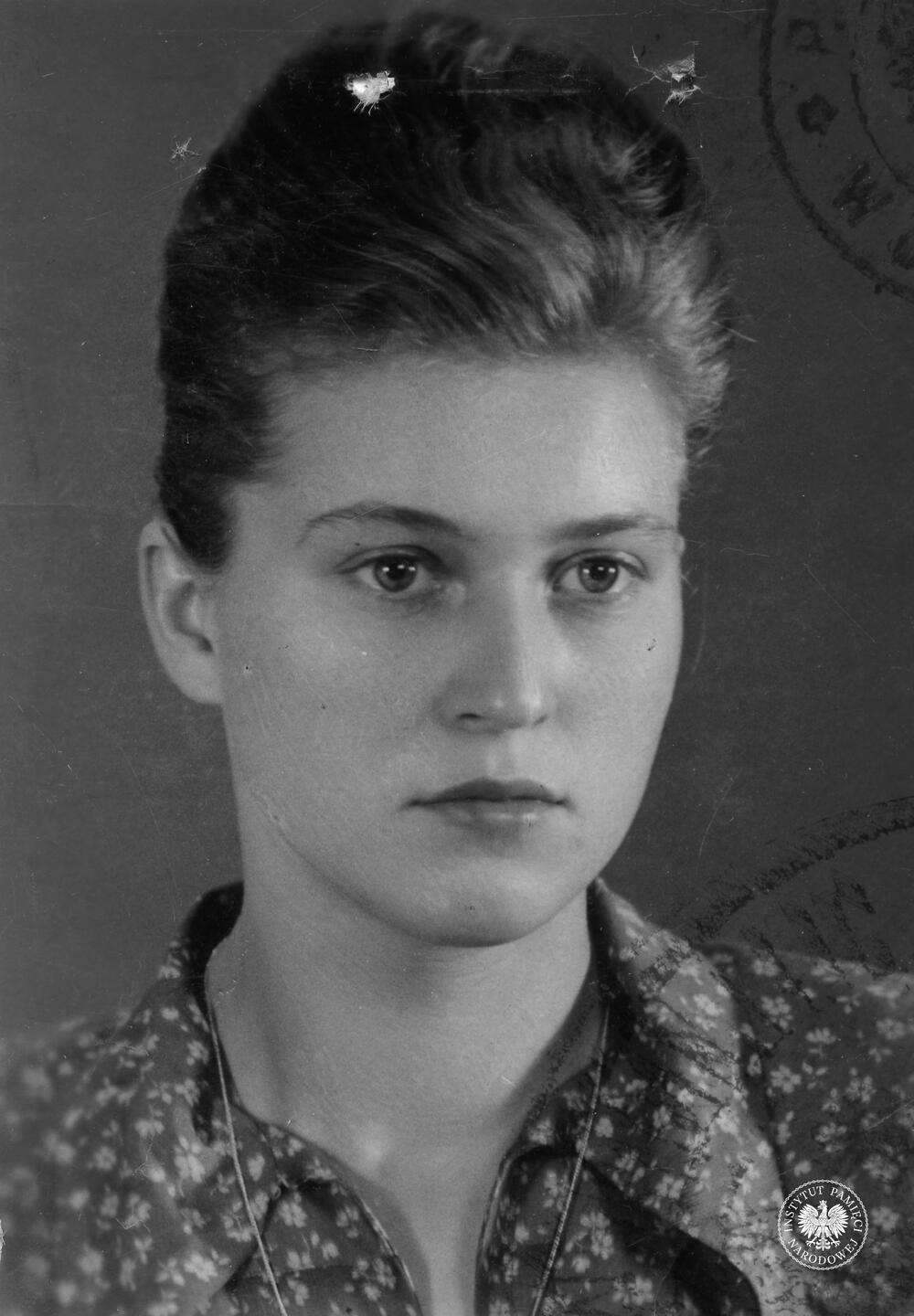 Madej Felicja, c. Grzegorza. Członkini AK. Fot. pochodzi z oświadczeń osób korzystających z ustawy o amnestii z 22 lutego 1947 r. z rejonu Dolnego Śląska, żródło AIPN, sygn.  IPNWr-3-3-1-1408-1