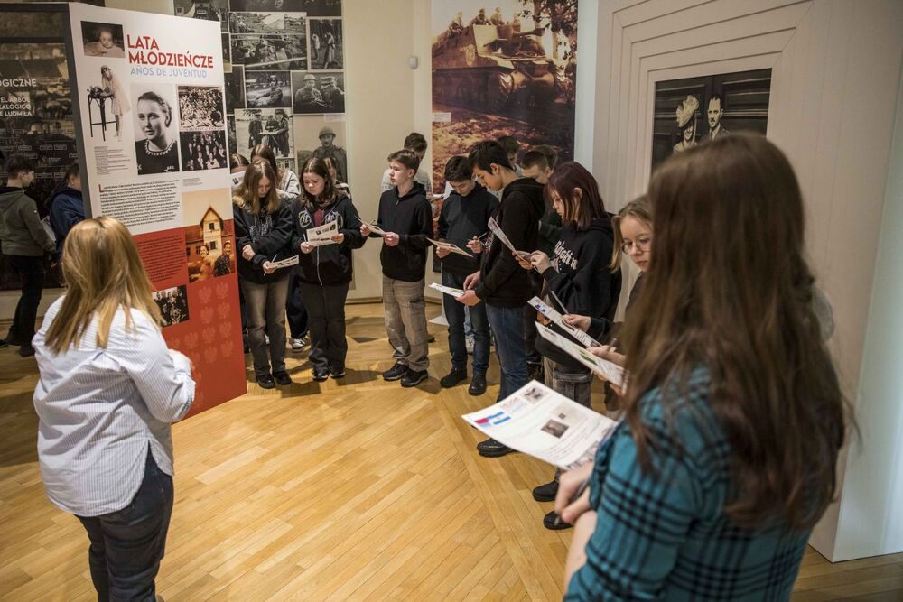 Lekcje archiwalne towarzyszące wystawie „Droga i dziedzictwo. Dzieje rodziny Moszoro” – Warszawa, 17–18 lutego 2025. Fot. Katarzyna Adamów (IPN)