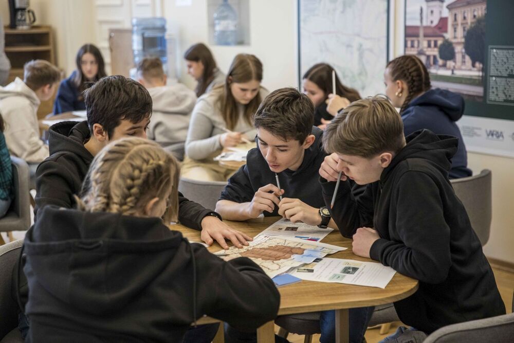 Lekcje archiwalne towarzyszące wystawie „Droga i dziedzictwo. Dzieje rodziny Moszoro” – Warszawa, 17–18 lutego 2025. Fot. Katarzyna Adamów (IPN)