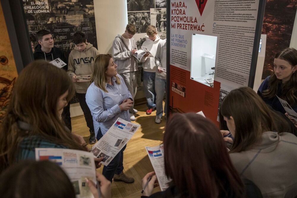 Lekcje archiwalne towarzyszące wystawie „Droga i dziedzictwo. Dzieje rodziny Moszoro” – Warszawa, 17–18 lutego 2025. Fot. Katarzyna Adamów (IPN)