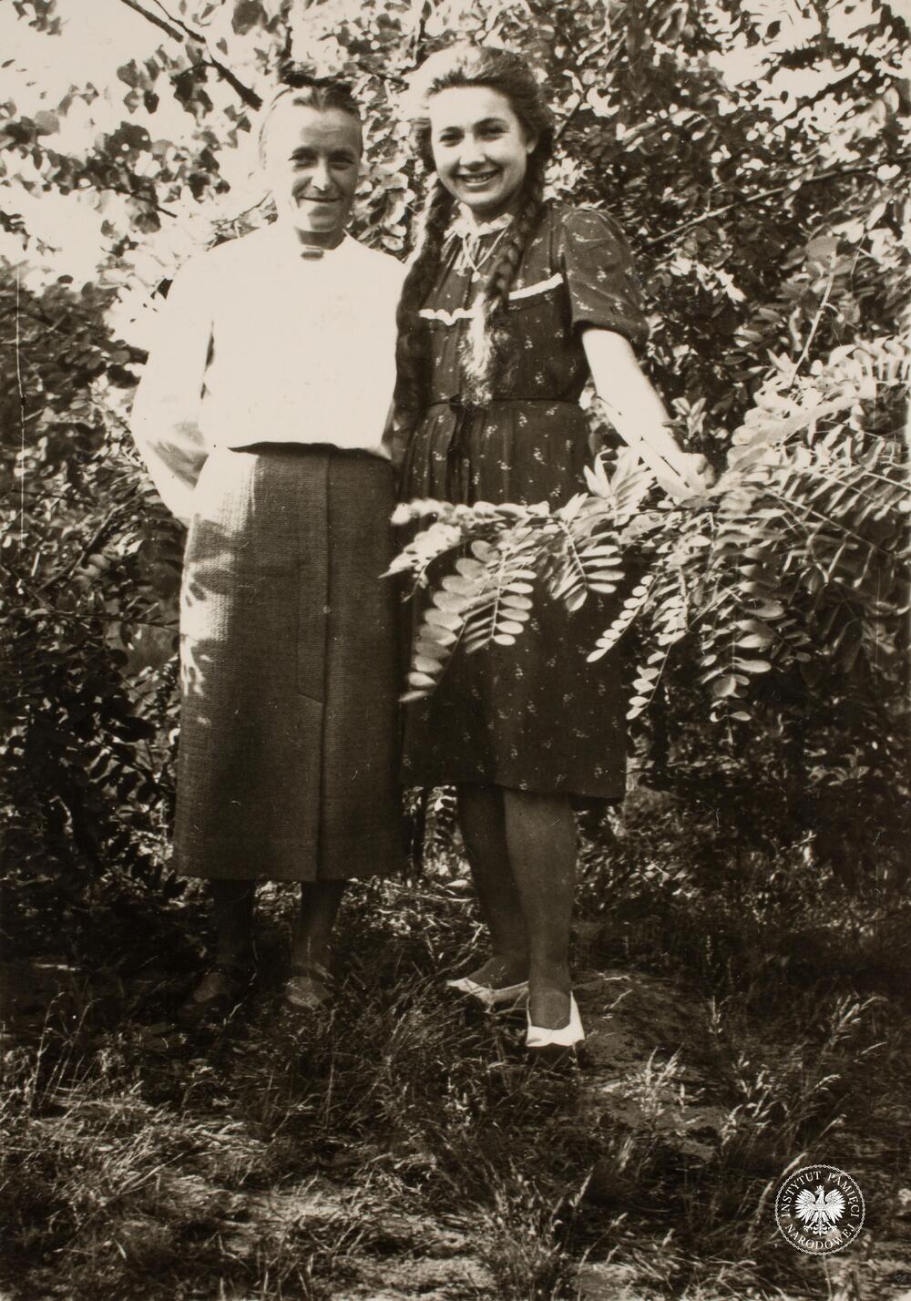 Jadwiga Gajda z domu Naja i Maria Gajda z domu Łuczak – teściowa Jadwigi Gajdy, fot. AIPN, sygn. IPNRz-13-1-400-7-1