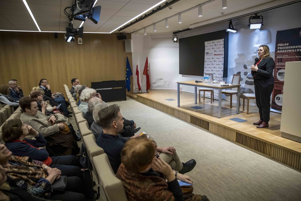 O Wolną i Niepodległą! – druga część debaty historycznej. Na zdj. dyrektor Archiwum IPN Marzena Kruk – Warszawa, 25 lutego 2025. Fot. Katarzyna Adamów (AIPN)