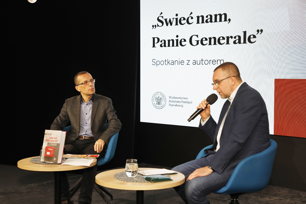 Spotkanie z Patrykiem Pleskotem z cyklu „Książki Pełne Historii” – Warszawa, 26 lutego 2025. Fot. Piotr Życieński (IPN)