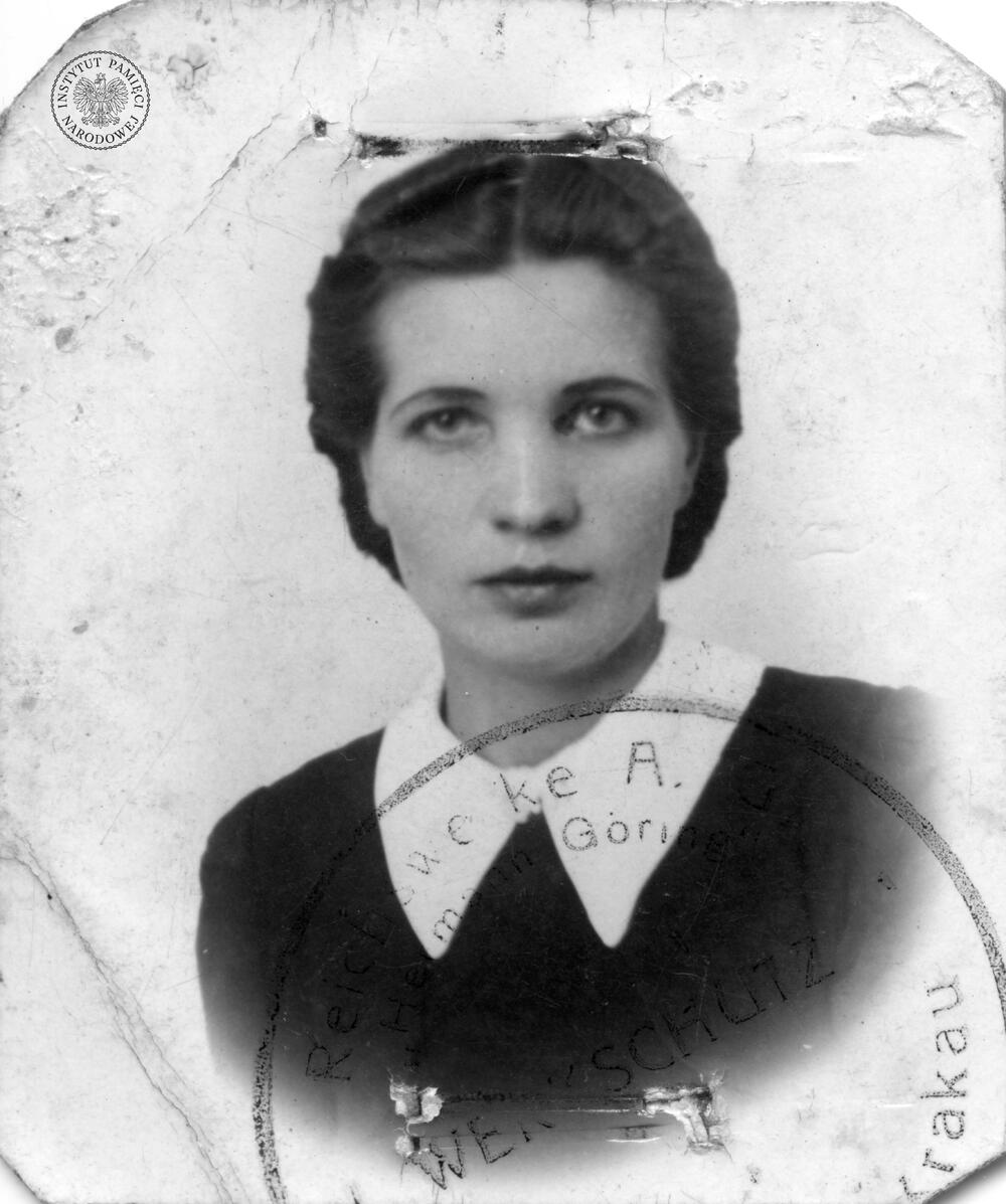 Portret Franciszki Karwat, zamordowanej przez Niemców w czasie II wojny światowej, fot. AIPN, sygn. IPNKr-2-16-2-2-1