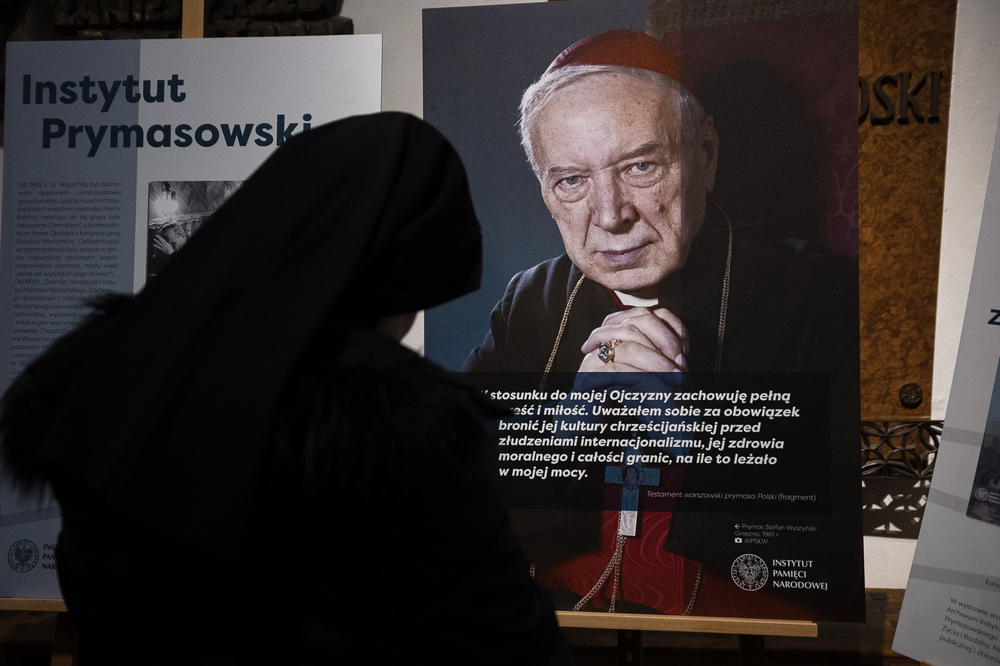 Wystawa IPN poświęcona Prymasowi Tysiąclecia w Archikatedrze Warszawskiej – 9 marca 2025. Fot. Sławek Kasper (IPN)