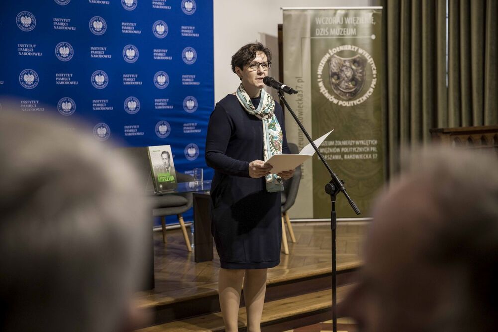 Dyskusja o książce „Stanisław Mierzwa (1905–1985)”. Na zdj. Adrianna Garnik, dyrektor Muzeum Żołnierzy Wyklętych i Więźniów Politycznych PRL – Warszawa, 11 marca 2025. Fot. Katarzyna Adamów (IPN)