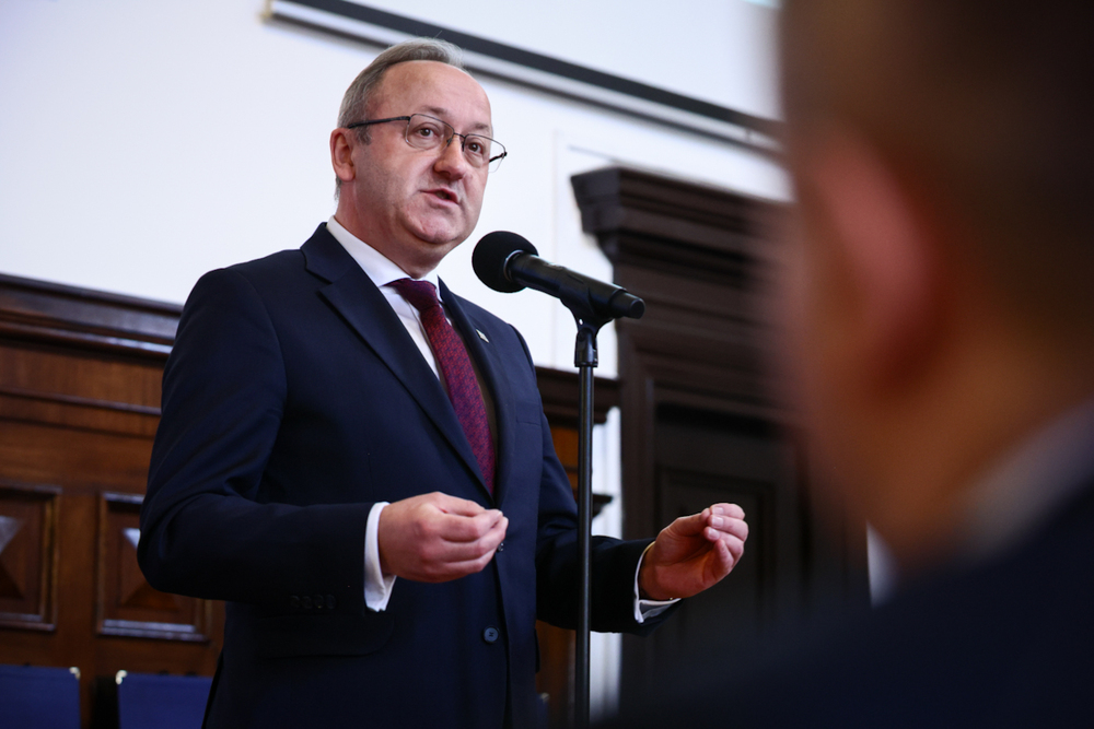 Gala wręczenia nagród konkursu „Debiut Historyczny Roku im. Władysława Pobóg-Malinowskiego”. Na zdj. zastępca prezesa IPN dr hab. Karol Polejowski. Fot. Sławek Kasper (IPN)