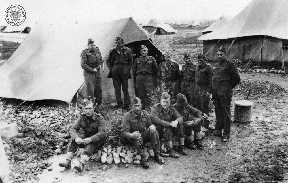 Ewakuacja Armii Polskiej pod dowództwem gen. Władysława Andersa ze Związku Sowieckiego. Fot. IPN